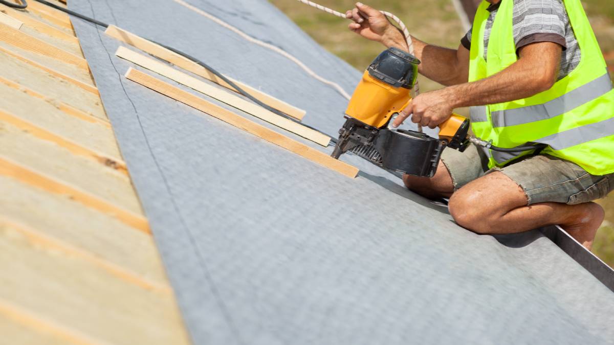 Dit zijn de dakwerken die aan een woning worden uitgevoerd.